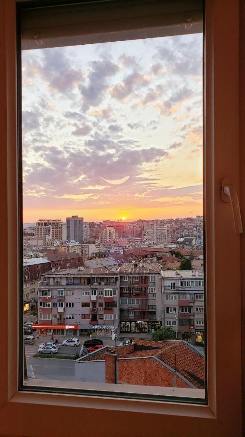 Spacious Downtown Apartment With A City View Πρίστινα Εξωτερικό φωτογραφία