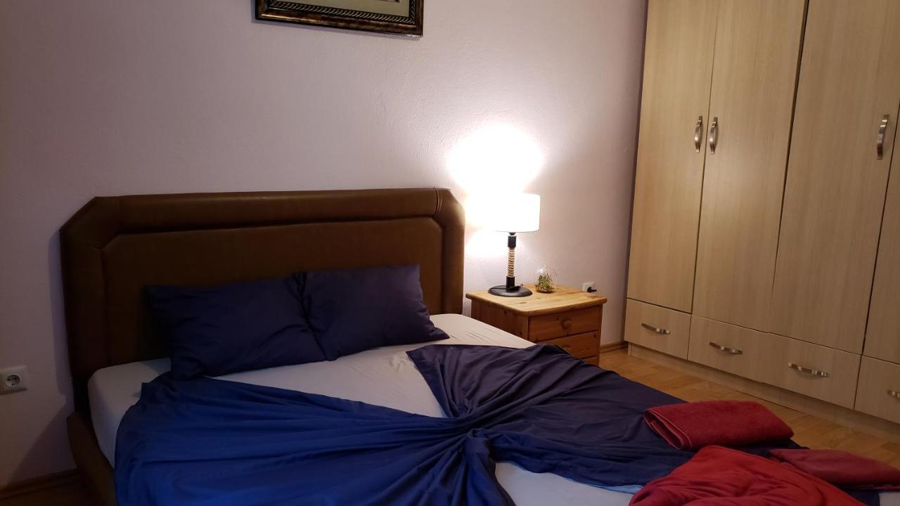 Spacious Downtown Apartment With A City View Πρίστινα Εξωτερικό φωτογραφία